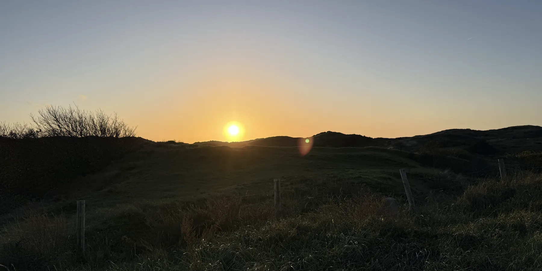 De duinen bij Noordwijk aan Zee bij zonsondergang